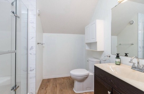 Lower Sumas Mountain Apartment | Serene Mountain‑View Retreat in a Quiet, Well‑Located Neighborhood
