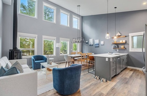 Windermere House | "Serenity Shores" Mins to Lake|King Bed |10 Guests