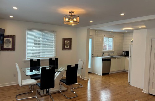 Historic Old Town House | SerenityCharm oldtown by Shaw theatre&queen st. 5min Walk, on Castlereagh,hottub