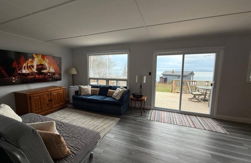 Brechin Cottage | Shallow Sandy Lakefront Cottage - Hot Tub, Sauna & Tiki Hut