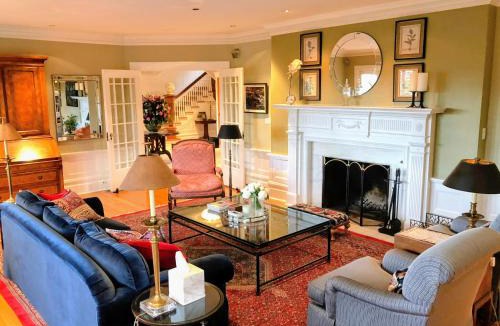 Shaughnessy House | Shaughnessy Heritage Manor on Vancouver's Westside free housekeeping optional