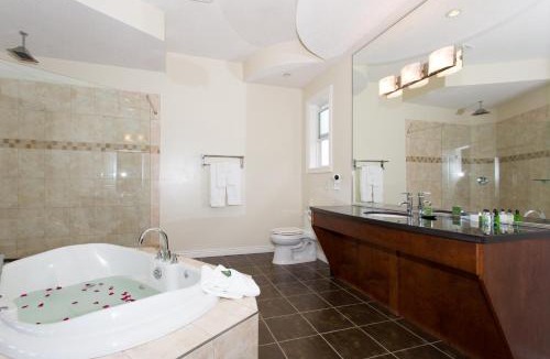 Osoyoos Cabin | Shiraz Villa