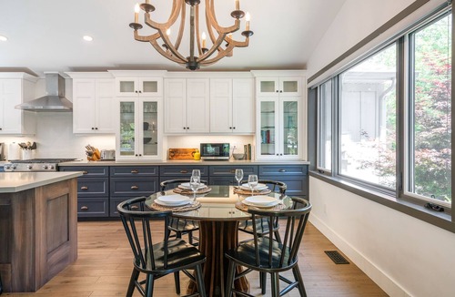 Old Town Historic District House | Single Level Luxury 2 Bdrm w/Ensuites in Old Town ❤️️ Niagara on the Lake