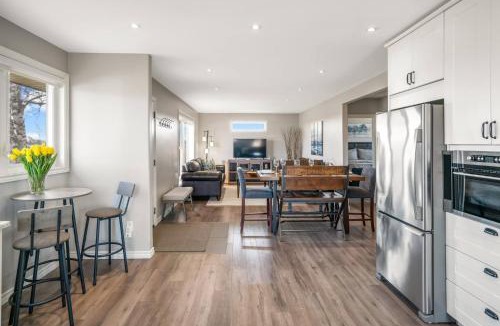 Virgil House | Single Level Vineyard Home | 6 PPL | Pet Friendly