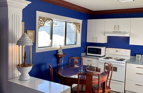 Courtenay Ski Chalet | Ski Chalet in the Alpine Village Mountain Washington