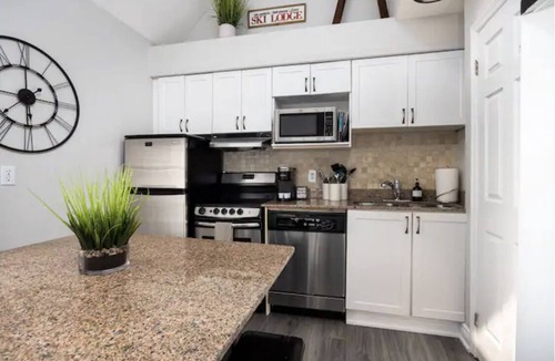 Craigleith House | Ski in&out 2 Bedroom, 2 level chalet w/Hot Tub, Pool, and Mountain Views @ Blue!