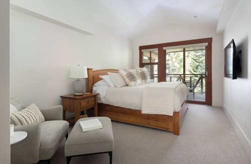 Nordic Estates House | Ski-In/Out, Luxury Home on Whistler Mountain, Taluswood neighbourhood. Sleeps 10