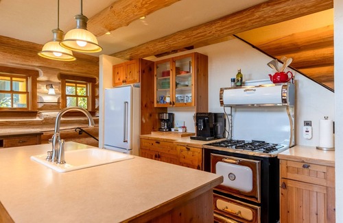 Fernie Ski Chalet | Ski In & Out Right from your Private Hot Tub