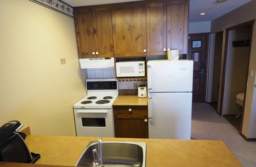Apex Mountain Condo | Ski in/ski out 2nd floor condo