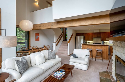 Whistler Village House | Ski-In/Ski-Out Access | 5BR Retreat | Hot Tub | Double Garage | Managed by Aloha Whistler
