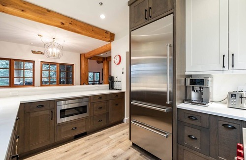 Nordic Estates Apartment | Ski in/Ski out | Private hot tub | BBQ | Parking