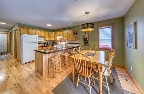 Fernie House | Ski-in Townhome - Private Hot Tub - Fernie Resort