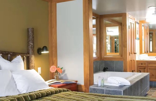 Whistler Resort | 🎿 Ski Paradise at Hilton Embarc Whistler Resort - 2 Bedroom - Sleeps 6