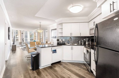 Downtown Mississauga Condo | Sky Retreat | 2BR-2BA High Floor | 180° City View