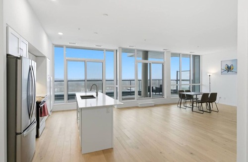 Niagara Falls Condo | Skyline Vista | Penthouse | Views | Gym | Theatre