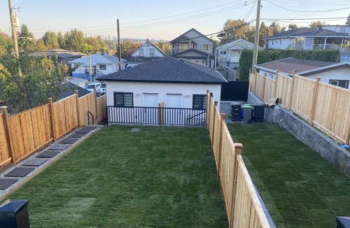 Hastings House | Smart 5-Bed Home with A/C, Fireplace, Garage & Backyard Near Downtown
