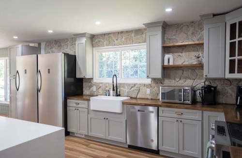 Sombra House | South Pines Estates – Sleeps 14 Indoor Pool Games Room 26-Acre Retreat