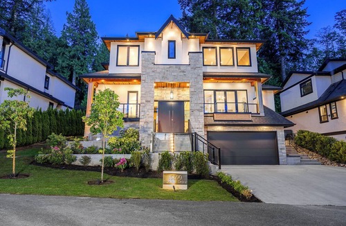 Surrey House | South Surrey Luxury Retreat White Rock 6 Ensuites Sleeps 12