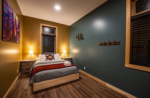 Revelstoke Cabin | Spacious 17-Guest Stay – Families or Teams - Ski, Bike, Golf or Tournament