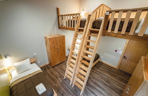 Revelstoke Cabin | Spacious 17-Guest Stay – Families or Teams - Ski, Bike, Golf or Tournament