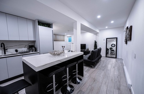 West Vancouver House | Spacious 2-Bedroom Basement Suite – Perfect for Families!