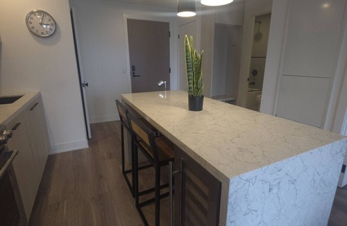 Church and Wellesley Apartment | Spacious 2-Bedroom Apartment – Elm Ledbury