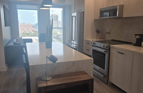 Church and Wellesley Apartment | Spacious 2-Bedroom Apartment – Elm Ledbury