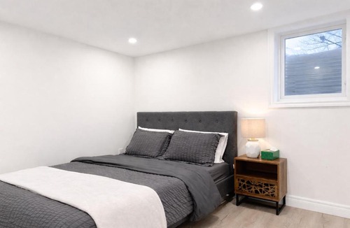 Scarborough Apartment | Spacious 2BR Basement w Parking -30 mins to Downtwn TO