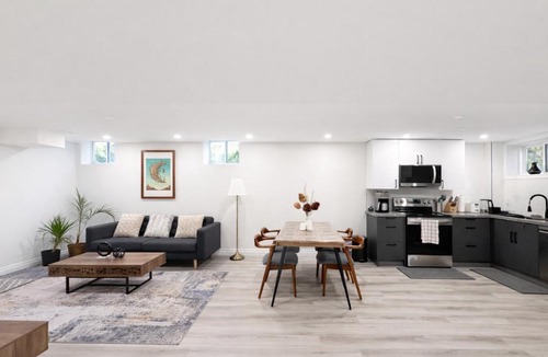 Scarborough Apartment | Spacious 2BR Basement w Parking -30 mins to Downtwn TO