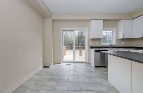 Essa House | Spacious 3-4 Bdrm New Town Home
