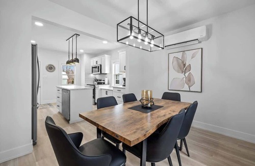 Charlottetown House | Spacious 3 Bdrm Haven - Steps to Downtown Ch'town