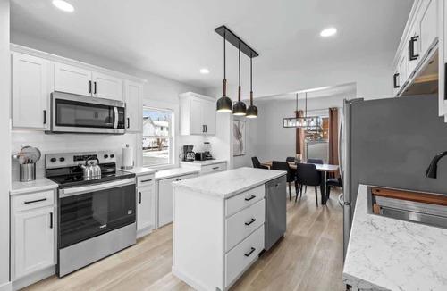 Charlottetown House | Spacious 3 Bdrm Haven - Steps to Downtown Ch'town