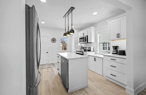 Charlottetown House | Spacious 3 Bdrm Haven - Steps to Downtown Ch'town