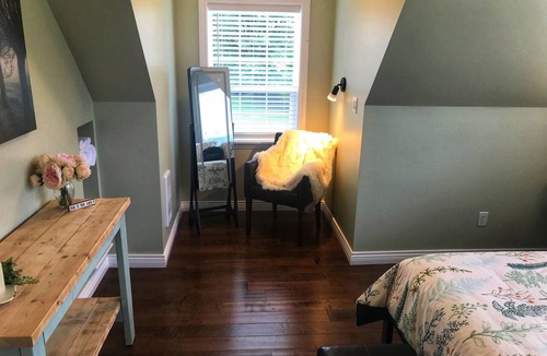 Laidlaw House | Spacious 3 bedroom Guest home with large swim spa and a fire-pit!