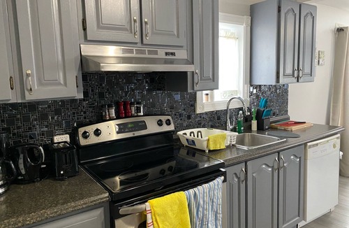 Downtown House | Spacious 3 Bedroom House in Cold Brook