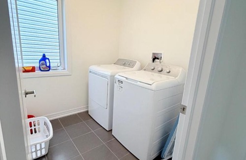 Thorold House | Spacious 3-Bedroom Home Near Niagara Falls in Thorold Area