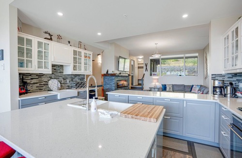 Silver Star Mountain Hotel | Spacious 3-Bedroom Townhome w/Stunning Views, Hot Tub & Ski-In/Ski-Out