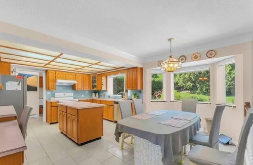 Surrey House | Spacious 3BR Near White Rock & Morgan Creek