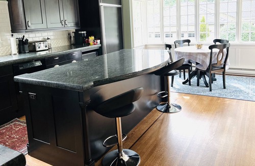 Shaughnessy House | Spacious 4.5 Bedrooms Vacation House in Central Vancouver