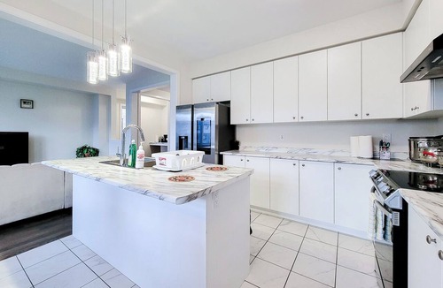 Caledonia House | Spacious 4-bedroom house with AC in welcoming Caledonia