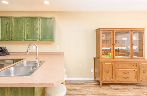 Snow Pine Estates Villa | Spacious 4-Bedroom – Sleeps 12 & Private Hot Tub