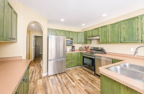Snow Pine Estates Villa | Spacious 4-Bedroom – Sleeps 12 & Private Hot Tub