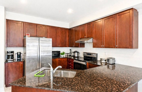 Richmond Hill House | Spacious 4BR Home | 3.5 Baths | Perfect for Families | Parking