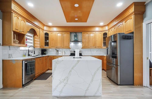Surrey Newton House | Spacious 5 Bed and 4 Bath Family home mins to hwy, malls located in Delta/Surrey