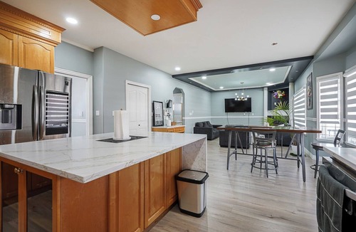 Surrey Newton House | Spacious 5 Bed and 4 Bath Family home mins to hwy, malls located in Delta/Surrey
