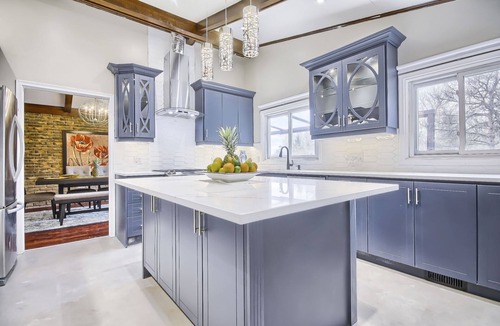 King House | Spacious 5-Bedroom Home Near Toronto - Huge Backyard & Patio - BBQ & Fire Pit