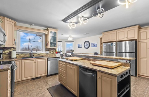 Conception Bay South Apartment | Spacious 5BR 4.5BA Coastal Home w/Patio Fire Pit