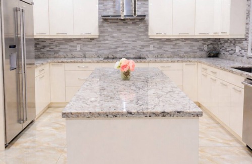 Delta House | Spacious 5BR North Delta Retreat, Near Shops, Hwy & Parking