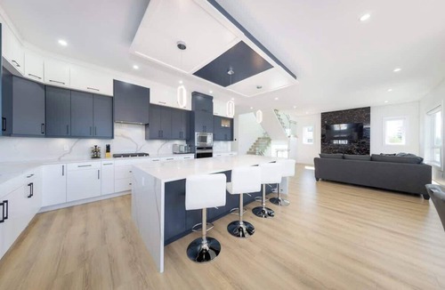 Eastern Hillsides House | Spacious 6BR Home with Terrace Views and Parking nearby parks golf and resorts
