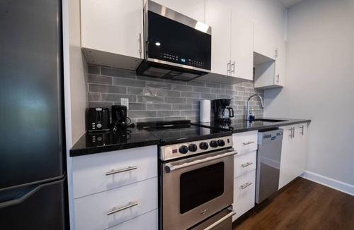 Sandy Hill Apartment | Spacious Apartment near University of Ottawa